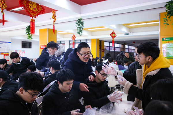 猜燈謎，鬧元宵—南京新華不一樣的元宵節(jié)
