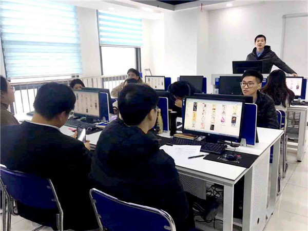 南京新華“感恩有你”平面海報設(shè)計大賽圓滿舉行！