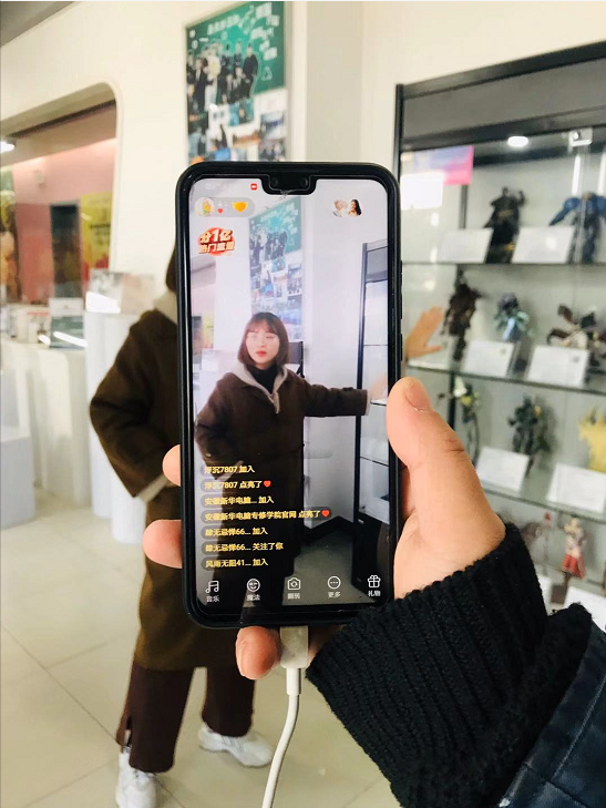 停課不停學(xué)，南京新華邀你足不出戶在線一對一參觀校園