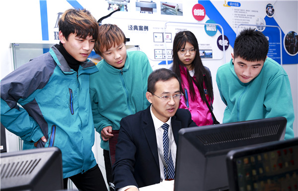 男生初中畢業(yè)可以學(xué)什么?哪些<a href=http://njxh.cn target=_blank class=infotextkey>專業(yè)</a>就業(yè)好？