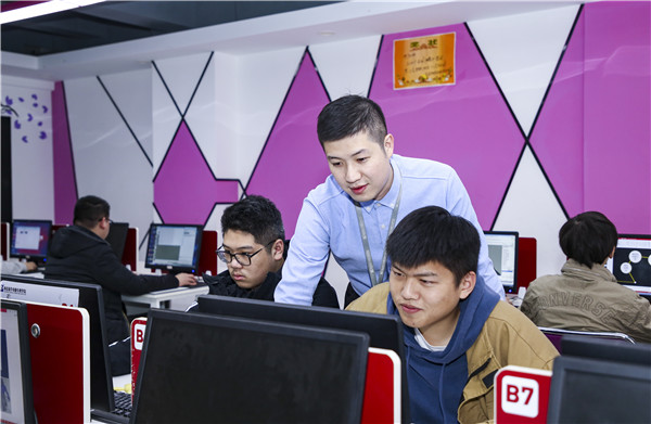 初中畢業(yè)學影視動畫好學么，好就業(yè)么？