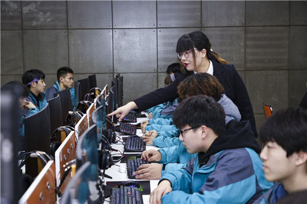 考不上<a href=http://njxh.cn target=_blank class=infotextkey>高中</a>怎么辦？南京新華電腦專修學院了解一下