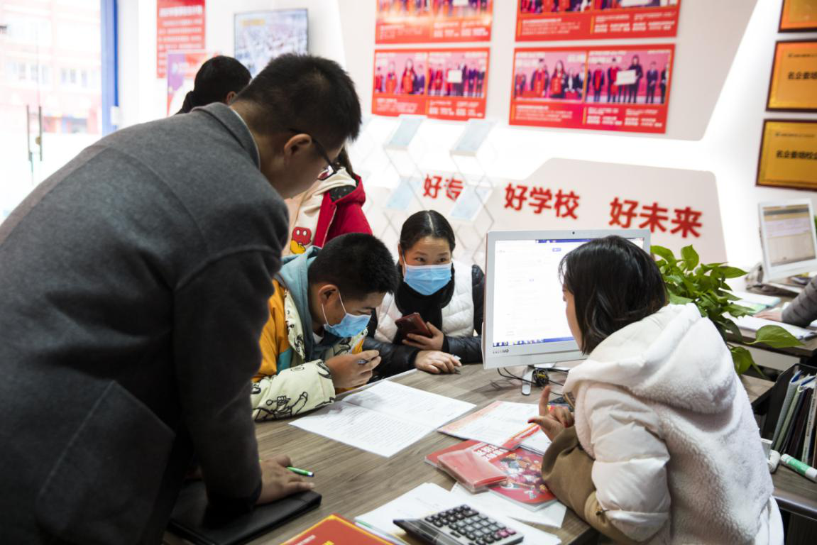 為什么總勸你來校實地考察？好學校不怕比較！