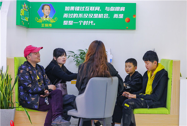南京新華五一試學(xué)體驗(yàn)周火爆開(kāi)啟！