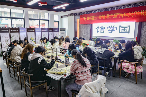 開(kāi)學(xué)特輯|開(kāi)學(xué)第一天，我們是這樣度過(guò)的