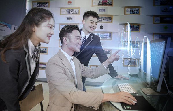 中考“五五分流”，考不上<a href=http://njxh.cn target=_blank class=infotextkey>高中</a>該何去何從？