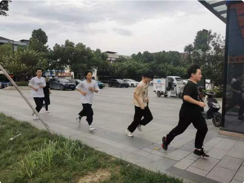 “玩轉(zhuǎn)熱愛，競無止境”|新華互聯(lián)網(wǎng)科技2022電競青訓(xùn)營正式開營！