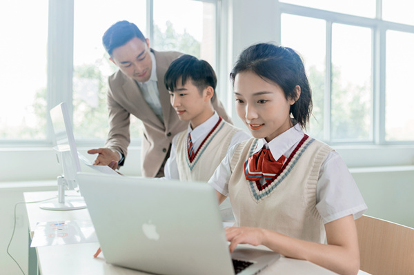 2020年女生學(xué)什么專業(yè)好？值得推薦的幾大專業(yè)