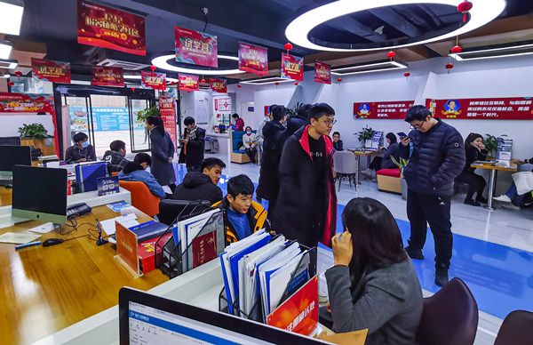 為什么總勸你來校實地考察？好學校不怕比較！